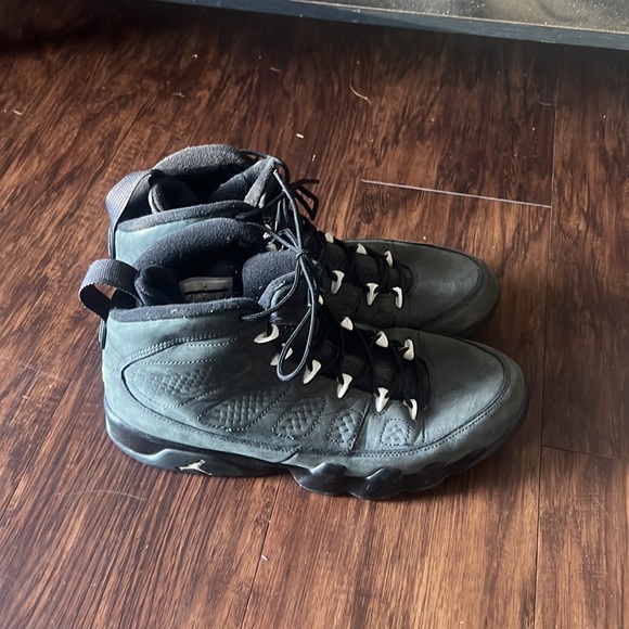 Used Jordan 9. Men’s size 10 - Picture 2 of 4